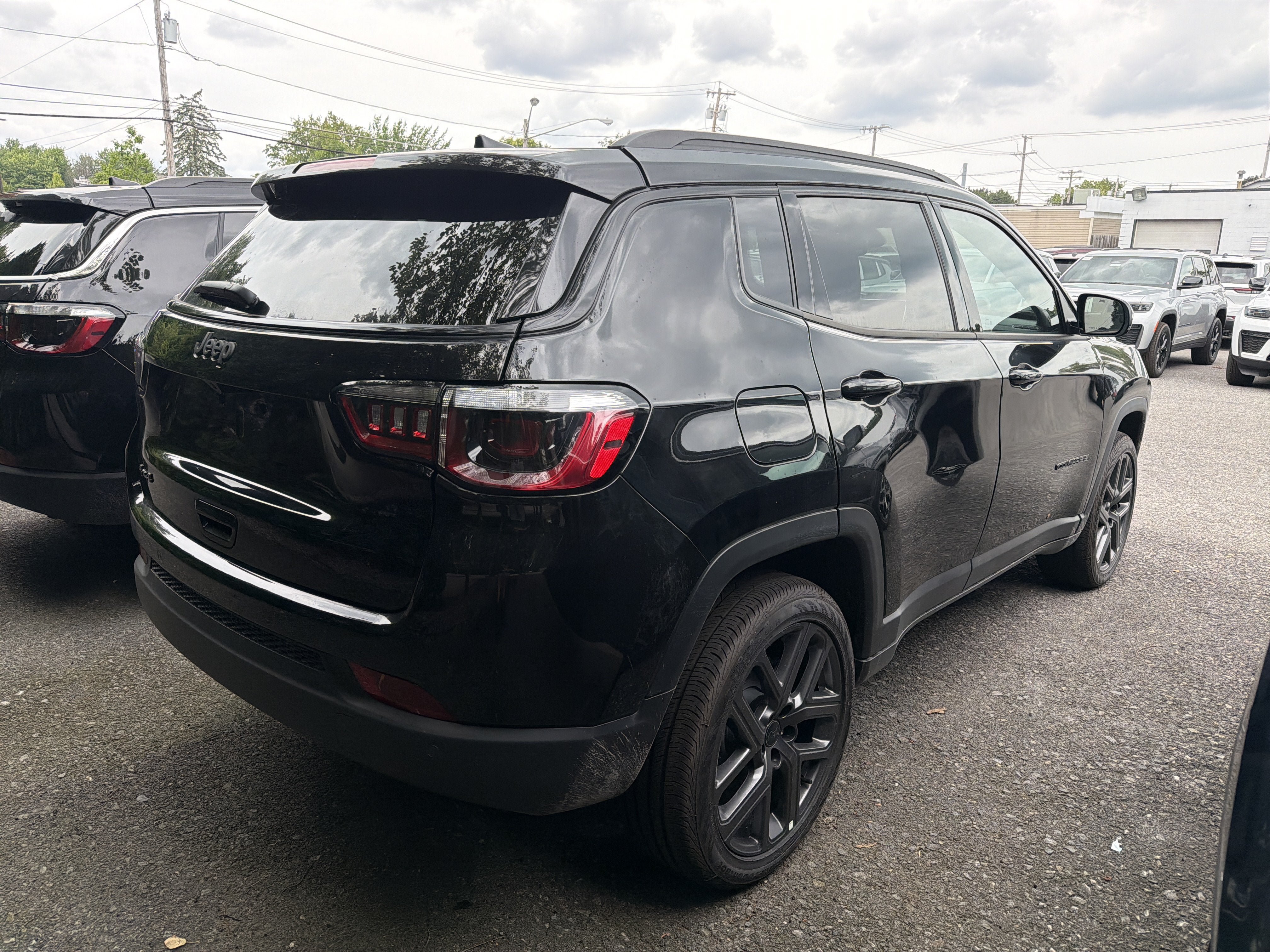New 2026 Jeep Compass Limited w/ Sun, Sound & Navigation Group AWD/4WD image 7