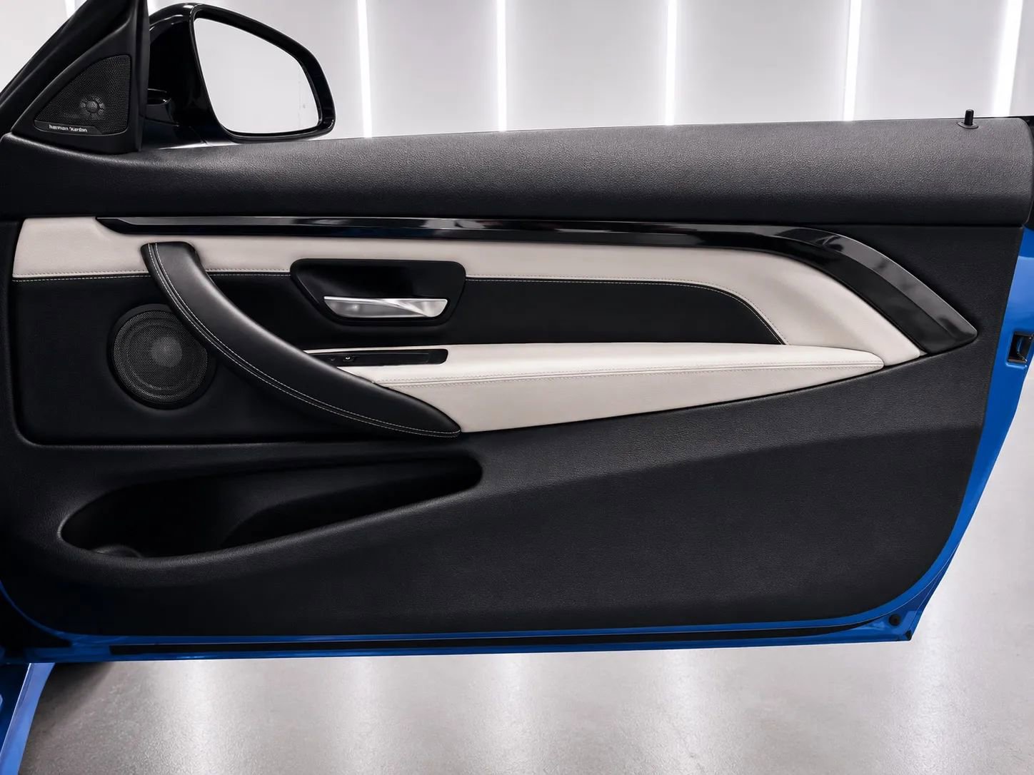 Used 2015 BMW M4 Convertible RWD image 15