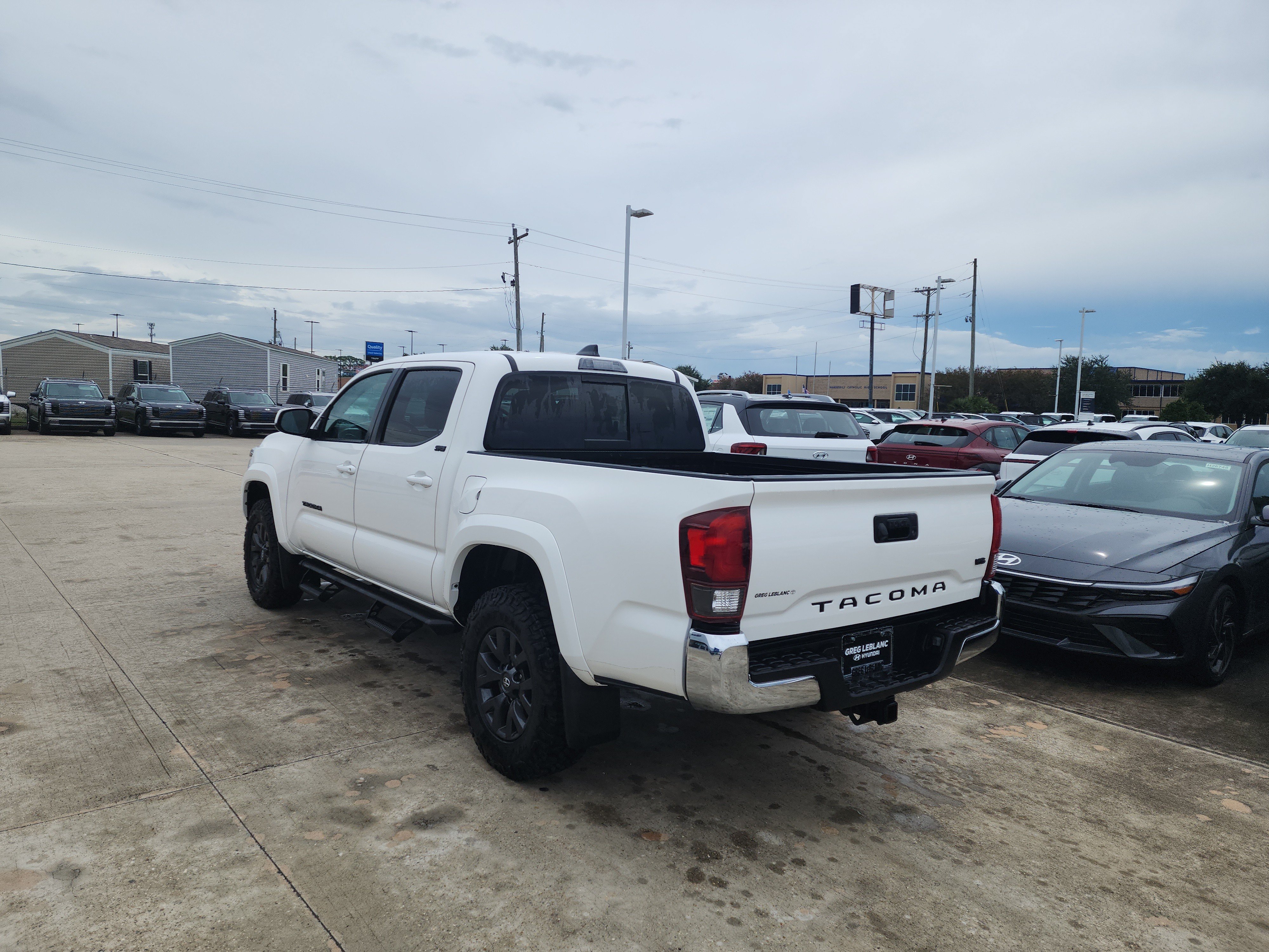 Used 2022 Toyota Tacoma SR5 RWD image 5