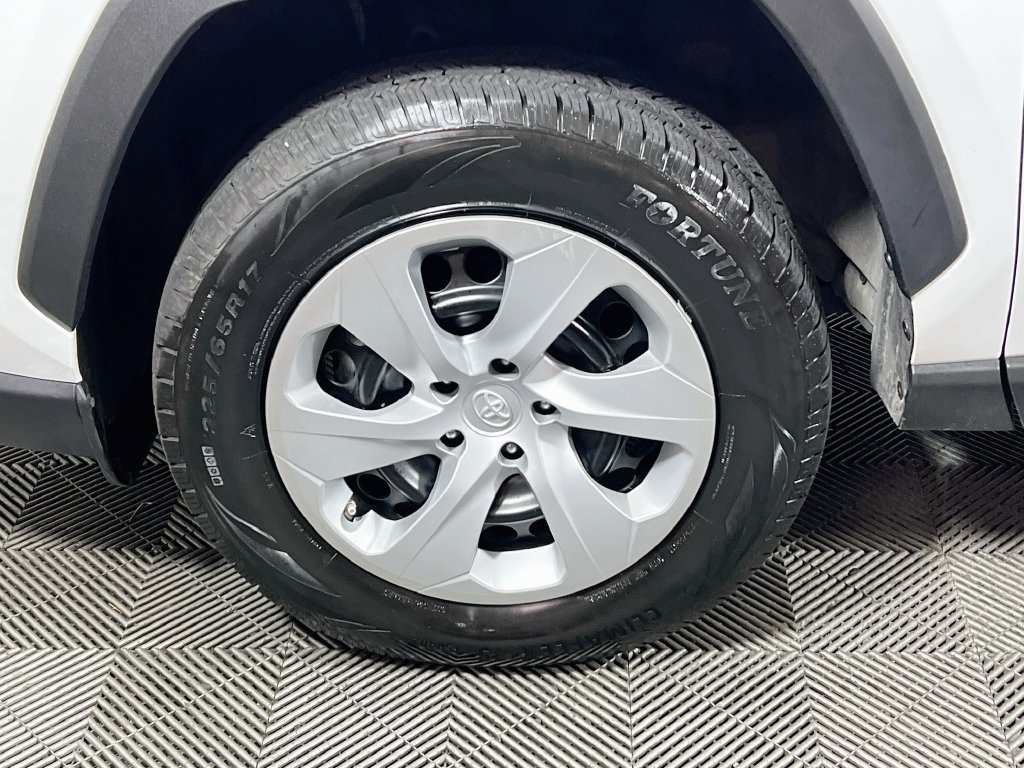 Certified 2024 Toyota RAV4 LE AWD/4WD image 27