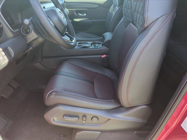 New 2026 Honda Pilot Black Edition image 4