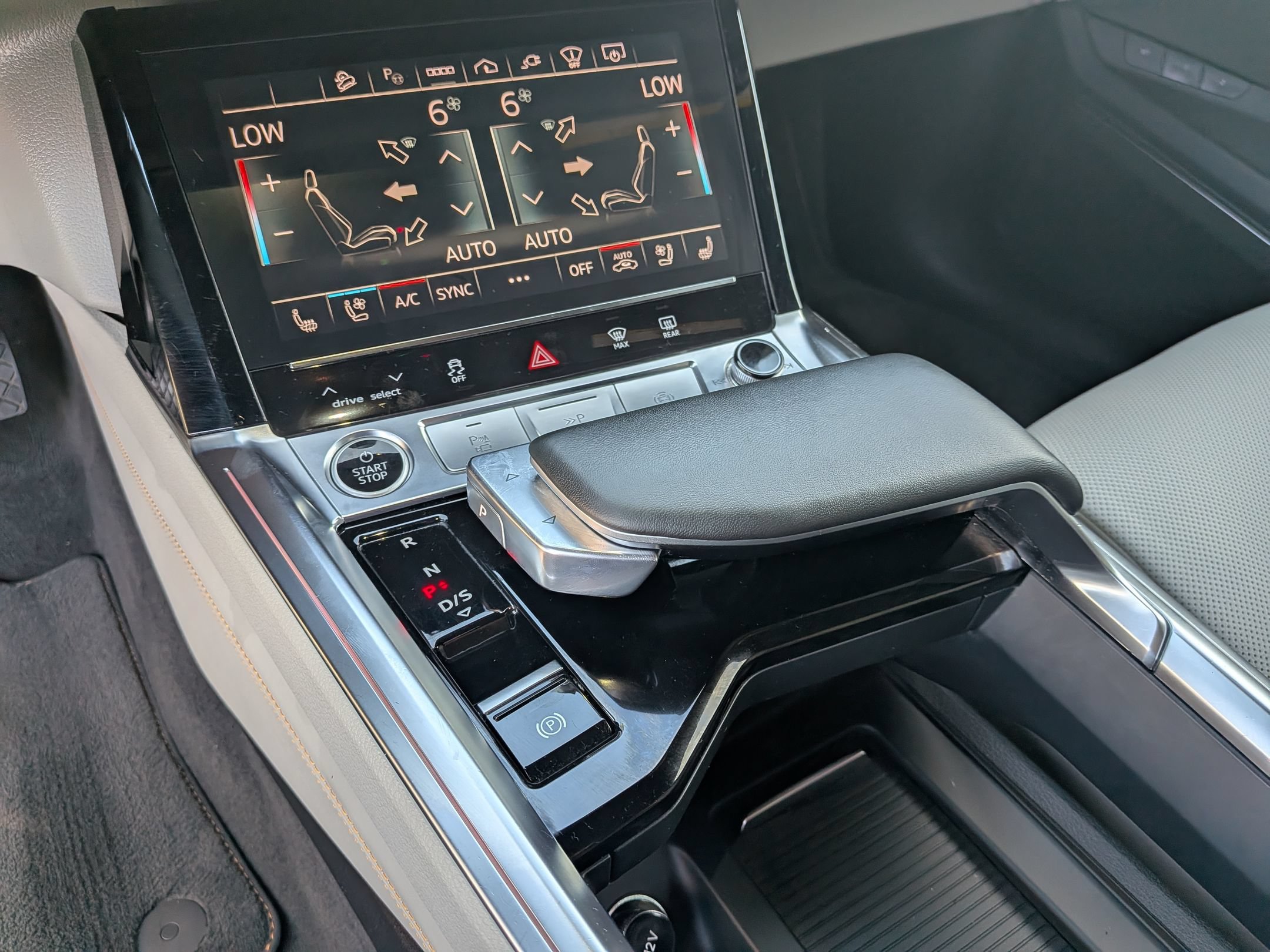 Used 2024 Audi Q8 e-tron Premium Plus w/ Prestige Package AWD/4WD image 16