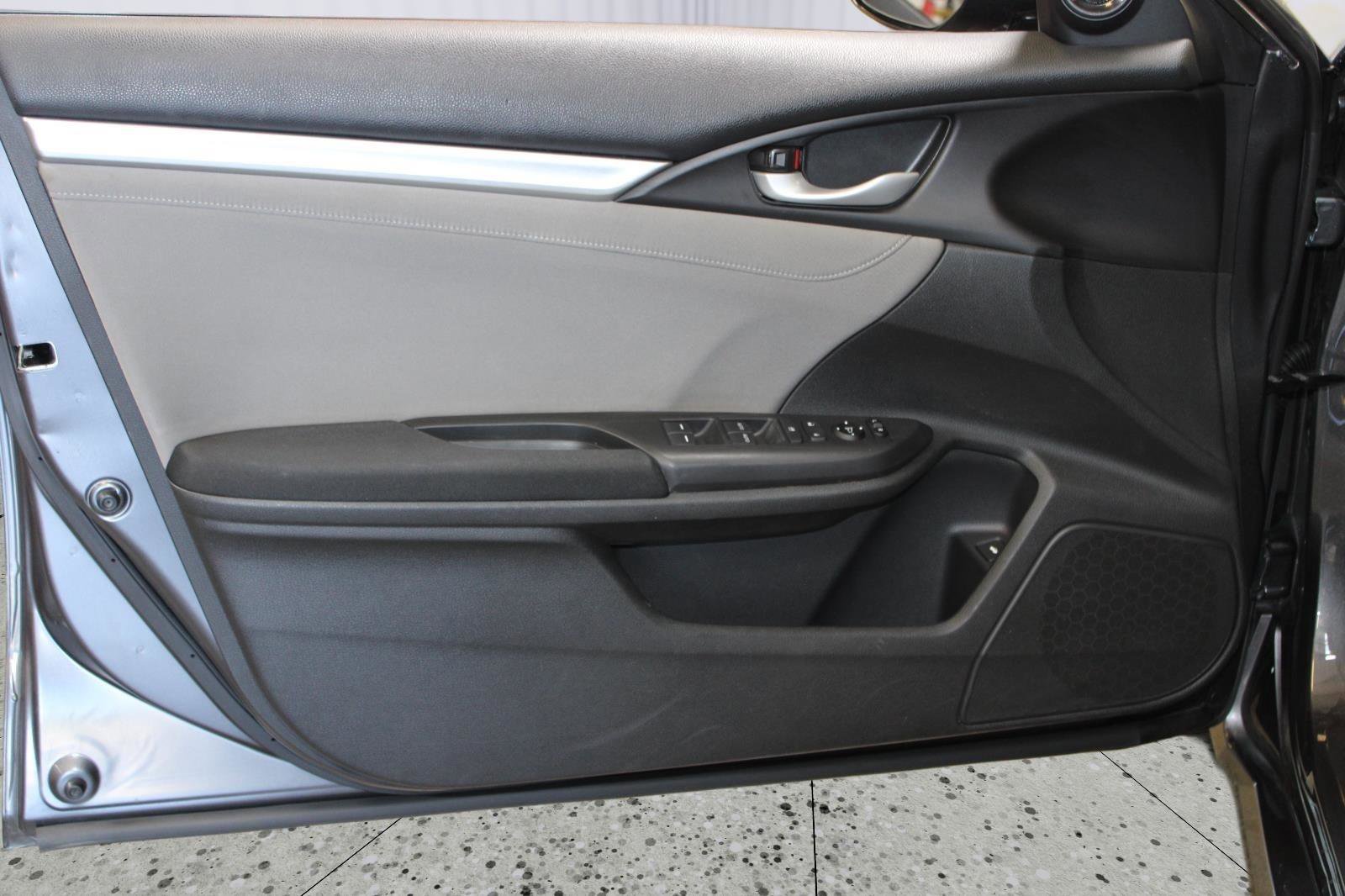 Used 2018 Honda Civic EX-T image 41