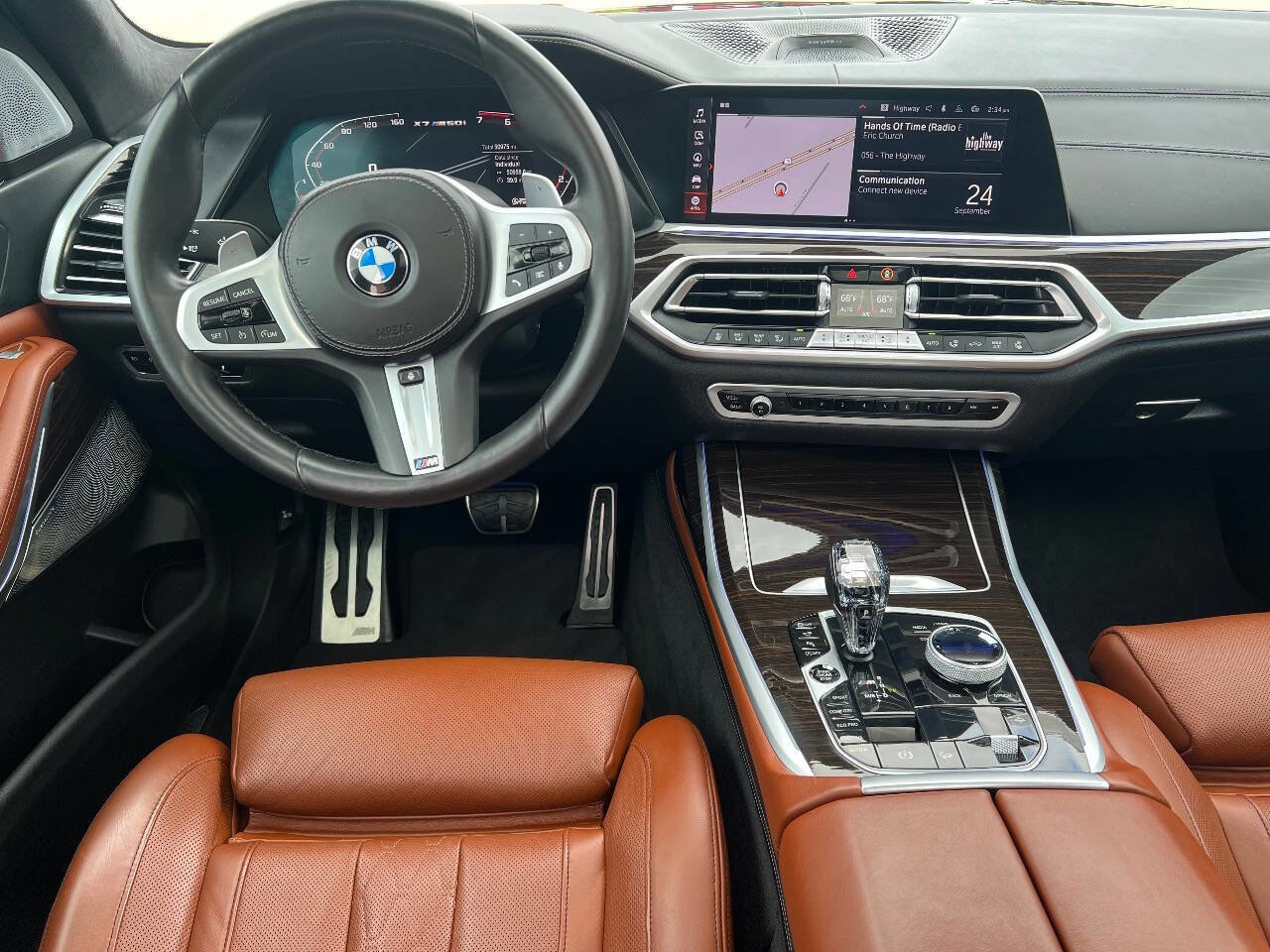 Used 2021 BMW X7 M50i w/ Executive Package image 15