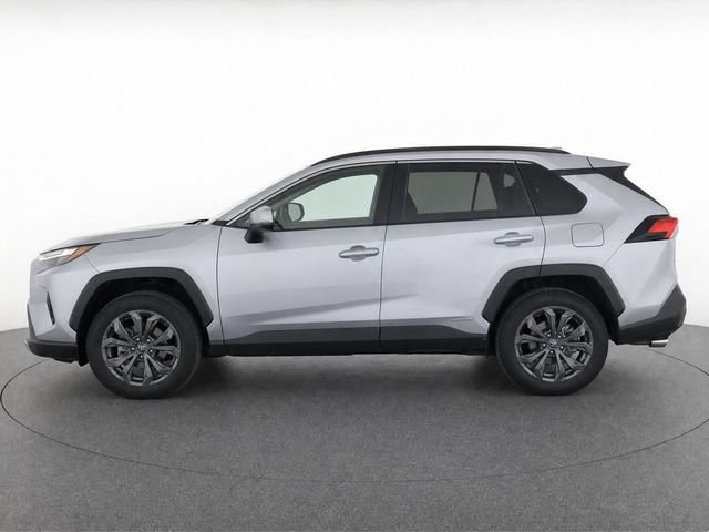 Used 2024 Toyota RAV4 XLE AWD/4WD image 6