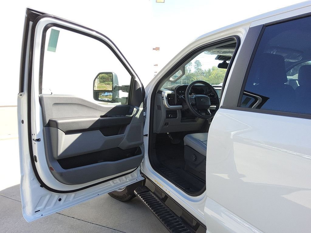 New 2026 Ford F450 XL w/ XL Chrome Package image 5