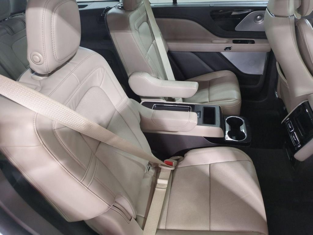 Certified 2020 Lincoln Aviator Reserve w/ Equipment Group 202A image 31