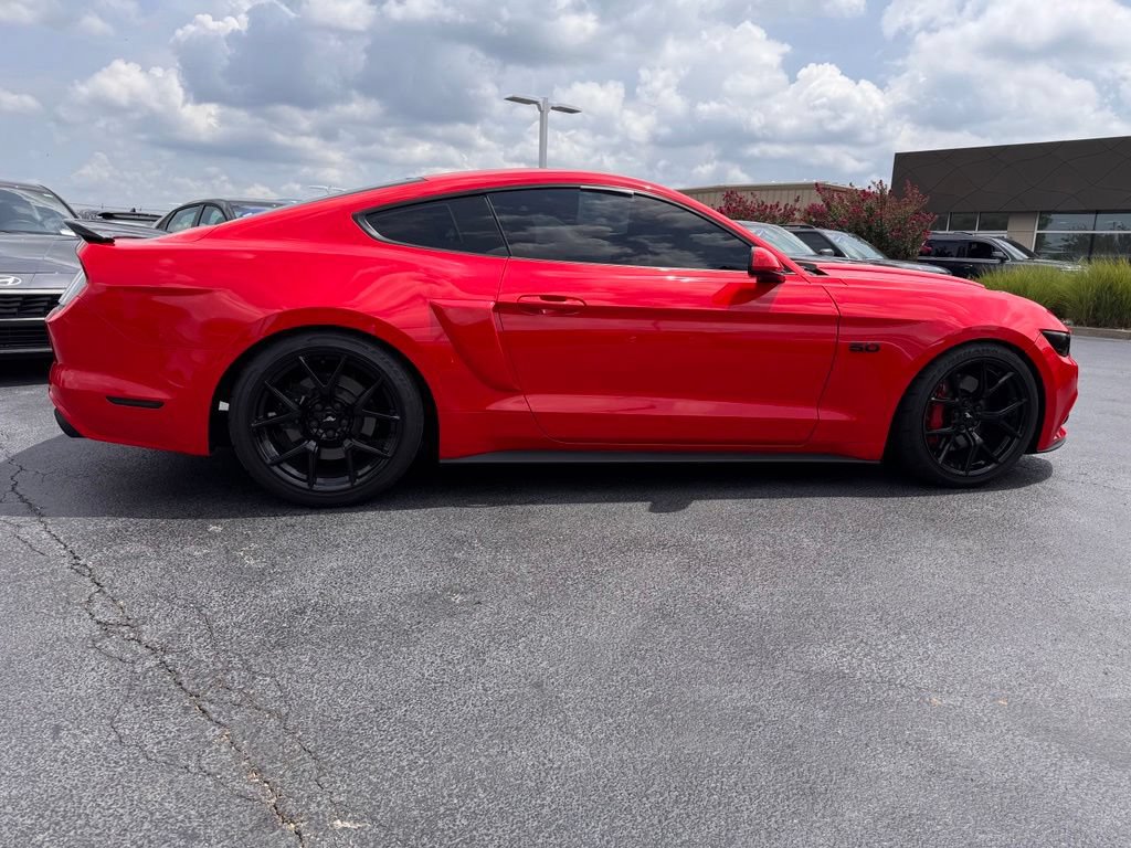 Used 2017 Ford Mustang GT RWD image 6
