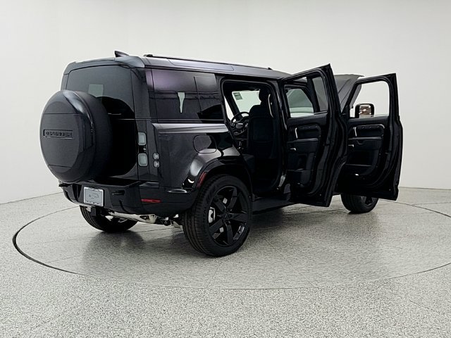 New 2026 Land Rover Defender 110 X-Dynamic SE AWD/4WD image 11