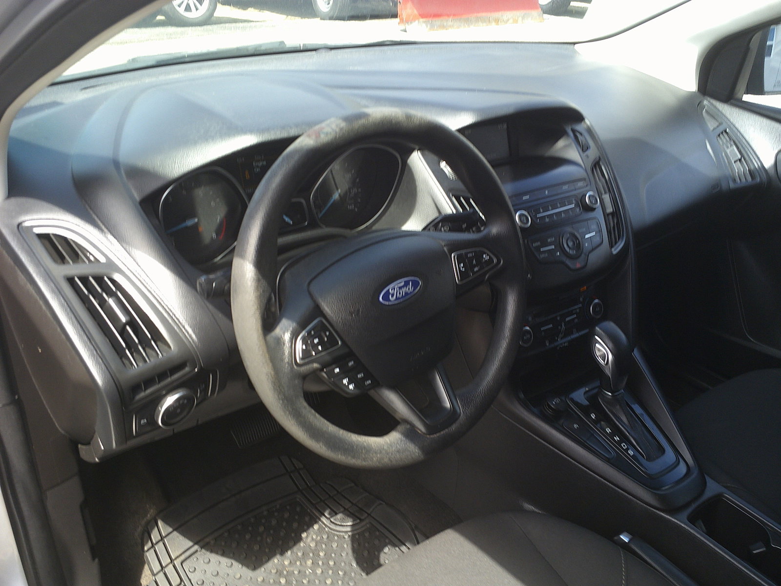 Used 2018 Ford Focus SE FWD image 15