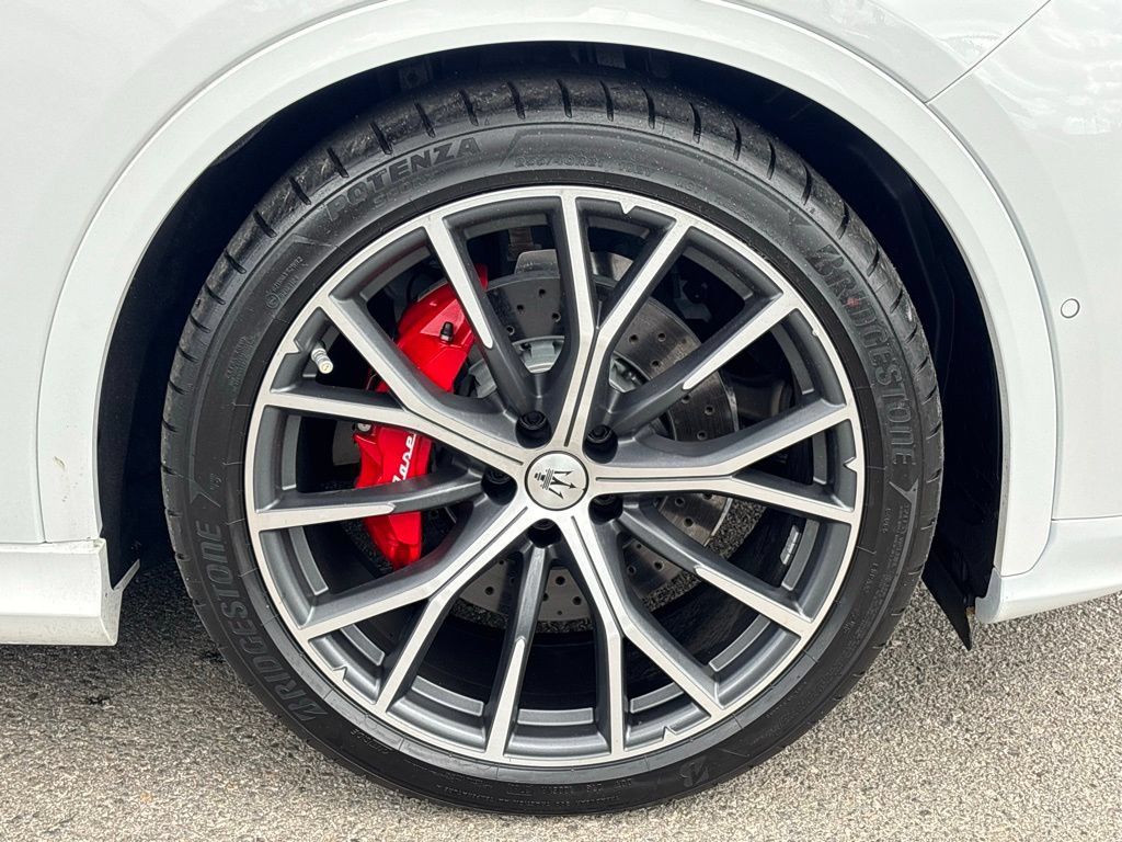 Used 2024 Maserati Grecale Trofeo AWD/4WD image 31