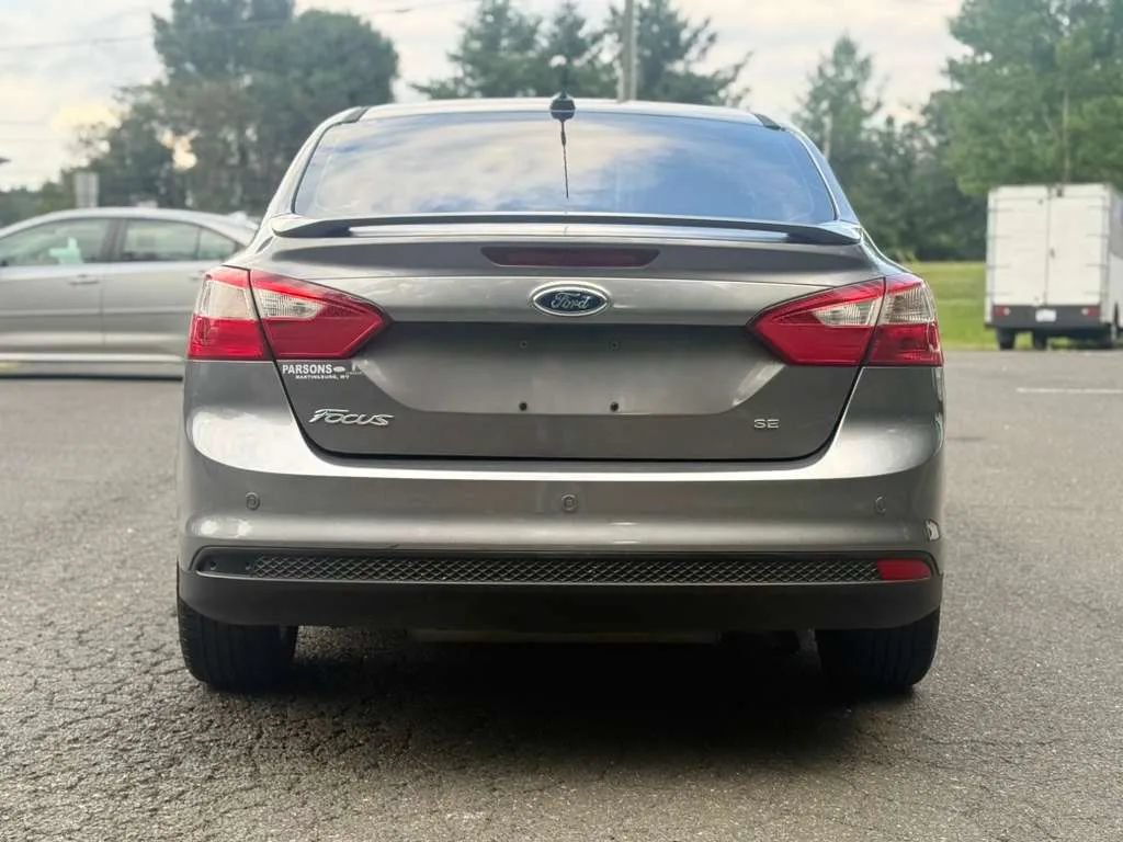 Used 2014 Ford Focus SE w/ Equipment Group 201A FWD image 6