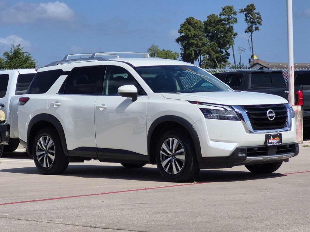 Used 2023 Nissan Pathfinder SL AWD/4WD image 8