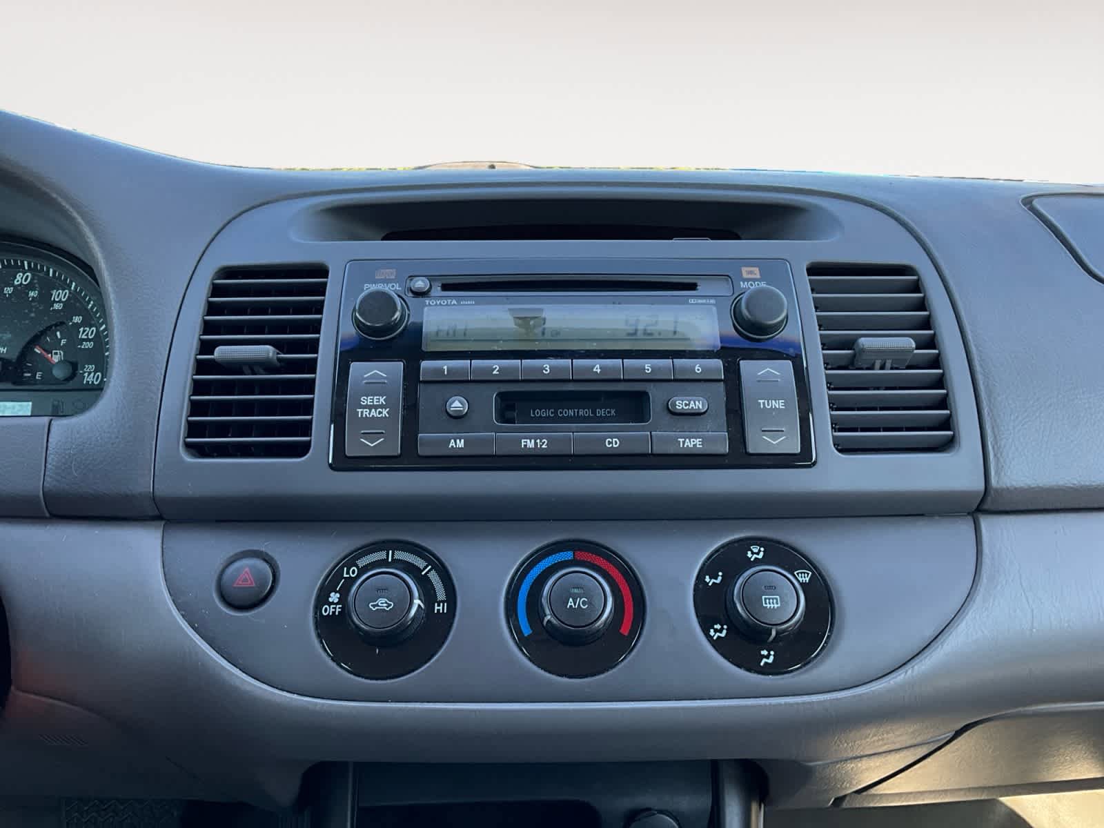 Used 2004 Toyota Camry LE FWD image 13