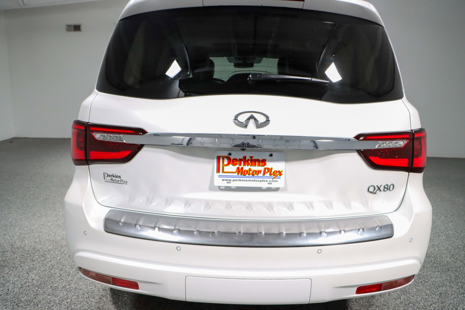Used 2024 INFINITI QX80 Luxe w/ Cargo Package image 8
