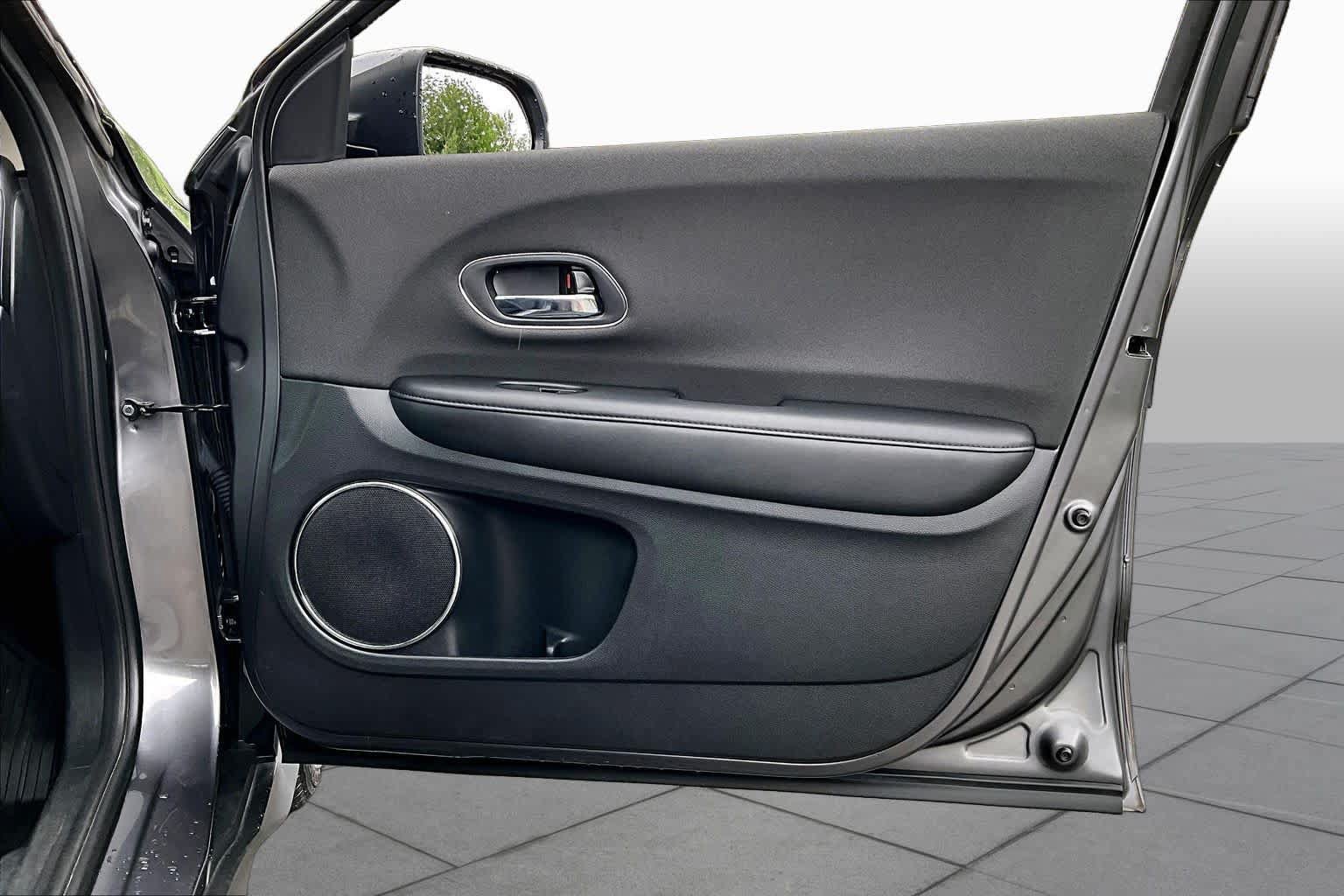 Used 2022 Honda HR-V EX image 23