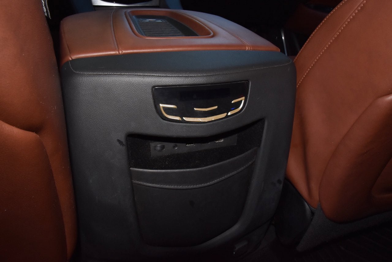 Used 2019 Cadillac Escalade Premium Luxury w/ Escalade Sport Edition AWD/4WD image 20
