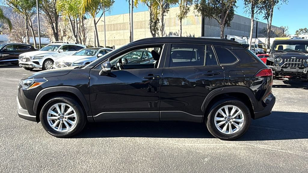 Used 2023 Toyota Corolla Cross LE image 6