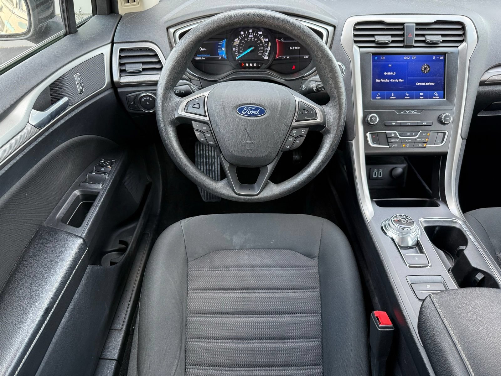Used 2020 Ford Fusion SE FWD image 24