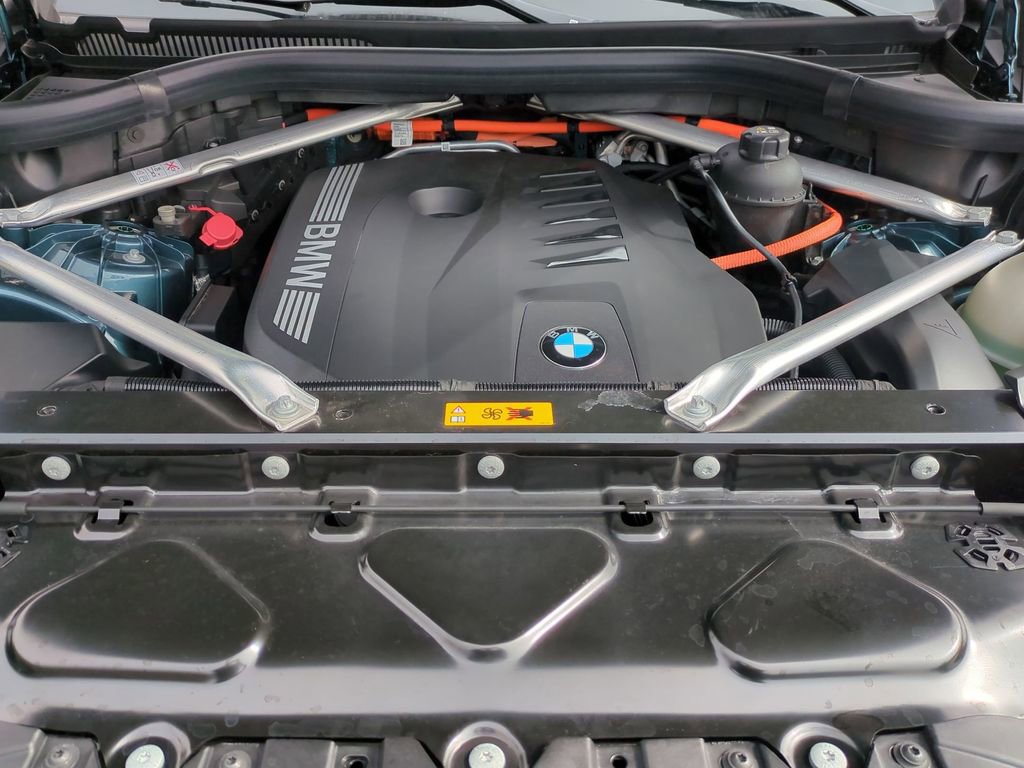 Used 2025 BMW X5 xDrive50e w/ Premium Package image 39