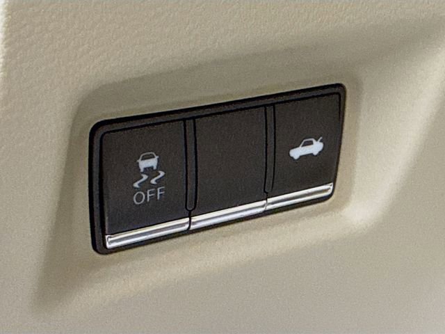 Used 2015 INFINITI Q50 Premium w/ Technology Package image 10