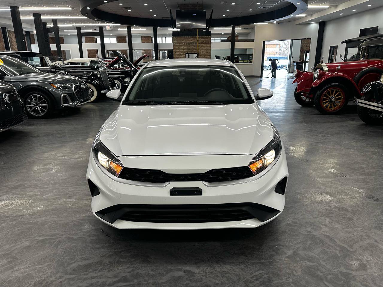 Used 2024 Kia Forte LXS image 2