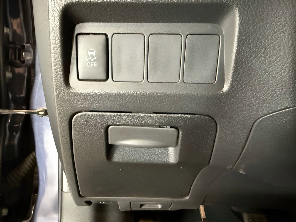 Used 2009 Pontiac Vibe w/ Preferred Package image 20