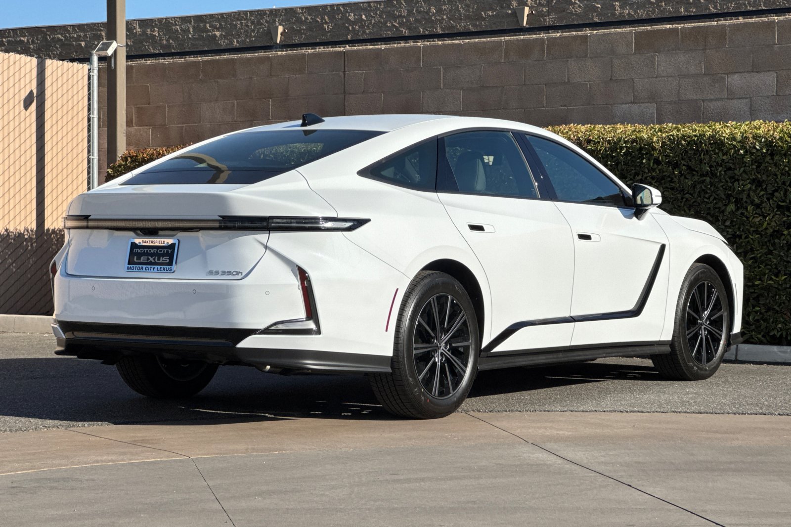 New 2026 Lexus ES 350h w/ Convenience Package FWD image 4