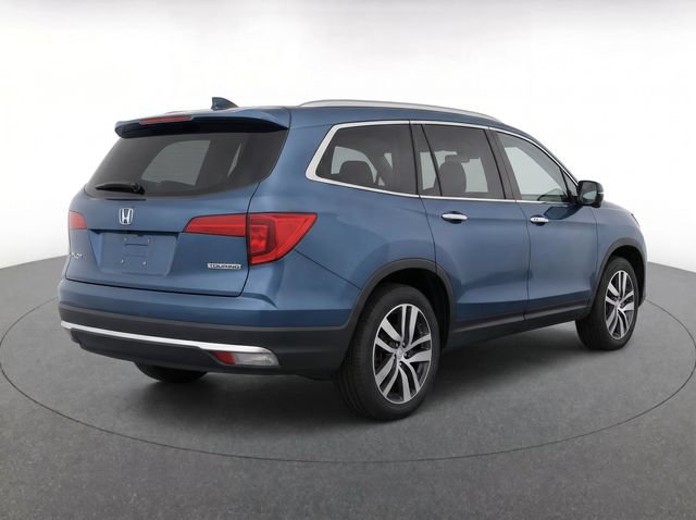Used 2017 Honda Pilot Touring image 5
