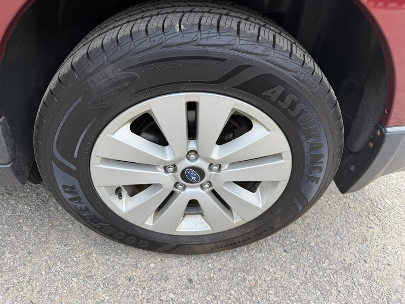 Used 2017 Subaru Outback 2.5i AWD/4WD image 37
