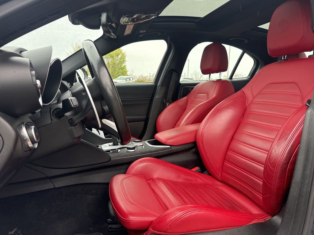 Used 2023 Alfa Romeo Giulia Sprint AWD/4WD image 15