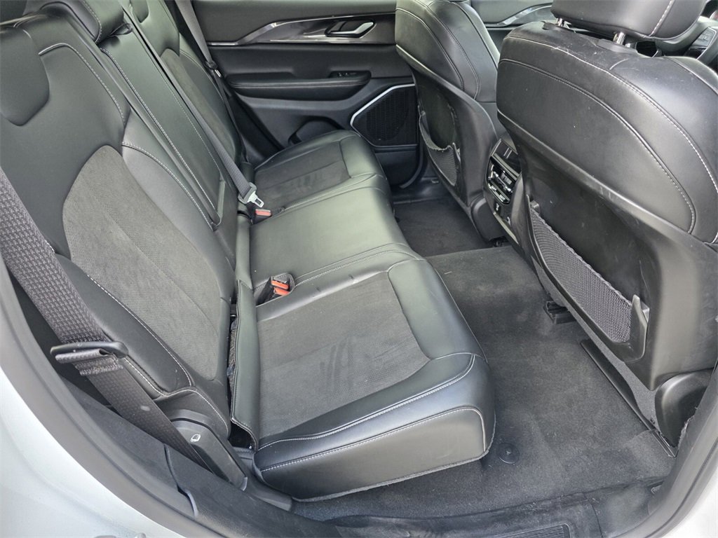 Used 2022 Jeep Grand Cherokee Altitude image 27