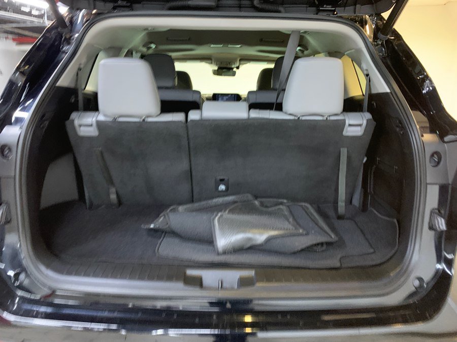Used 2021 Toyota Highlander XLE AWD/4WD image 48