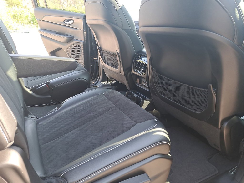 Used 2024 Jeep Grand Cherokee L Altitude image 11