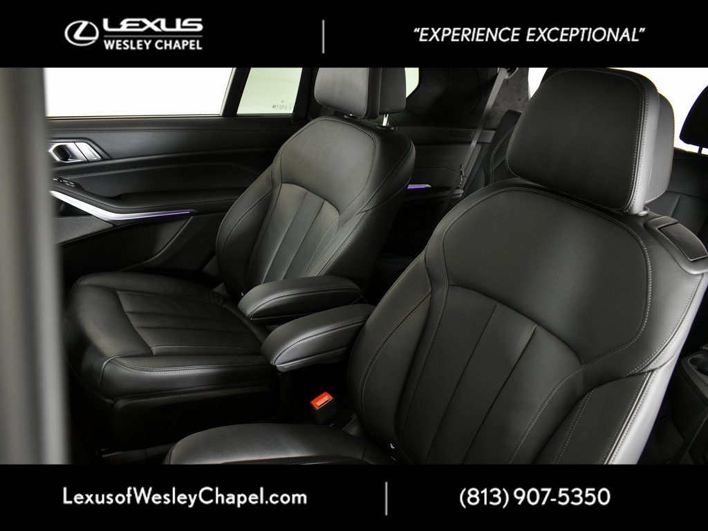 Used 2022 BMW X7 M50i w/ Luxury Seating Package image 25