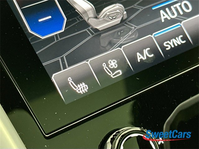 Used 2020 Lamborghini Urus Base image 32