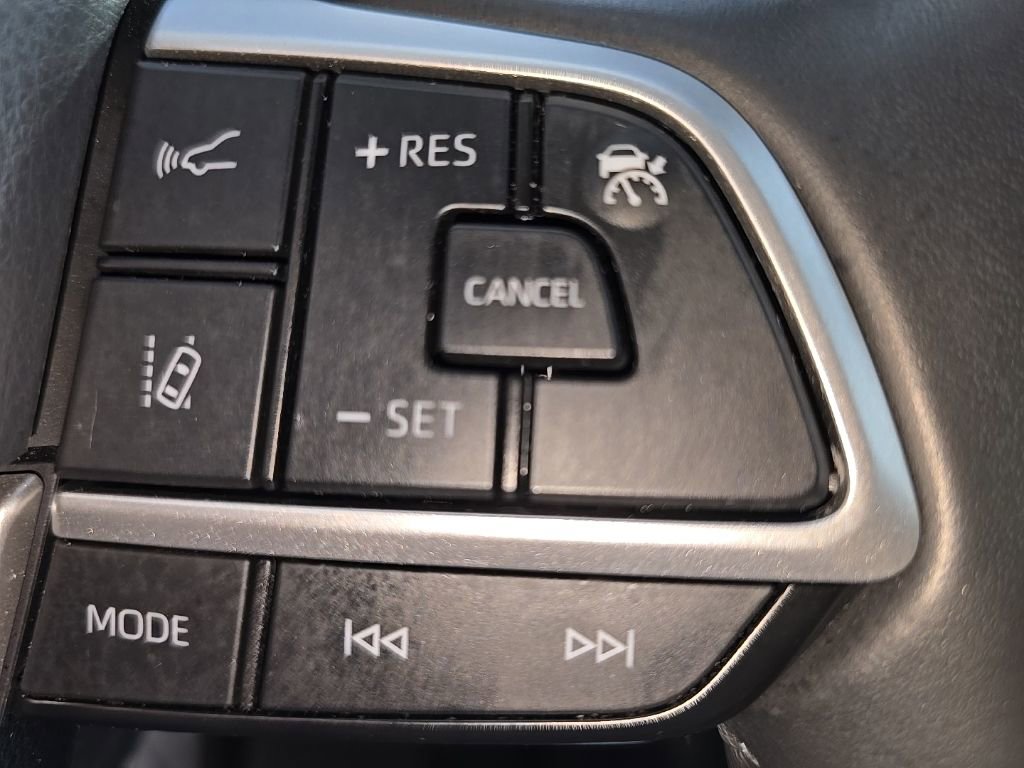 Used 2024 Toyota Highlander XLE image 12