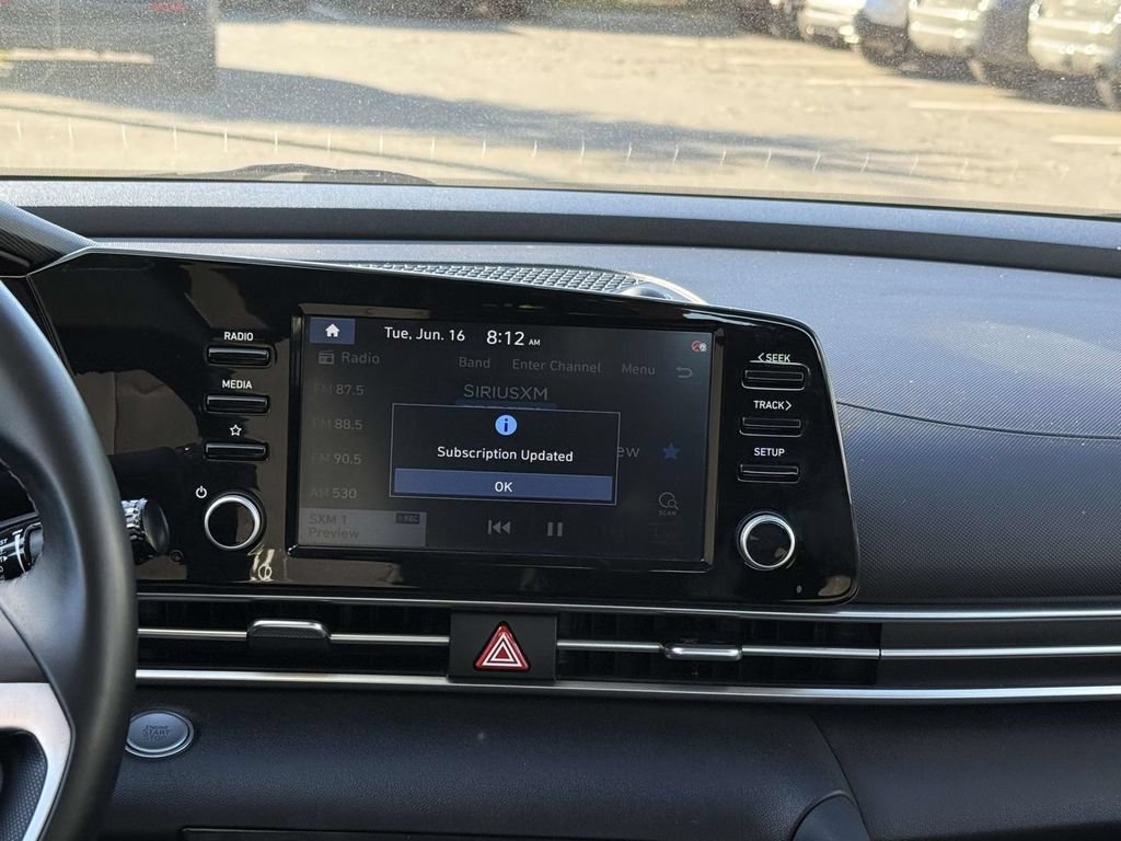 Used 2021 Hyundai Elantra SEL w/ Convenience Package FWD image 3