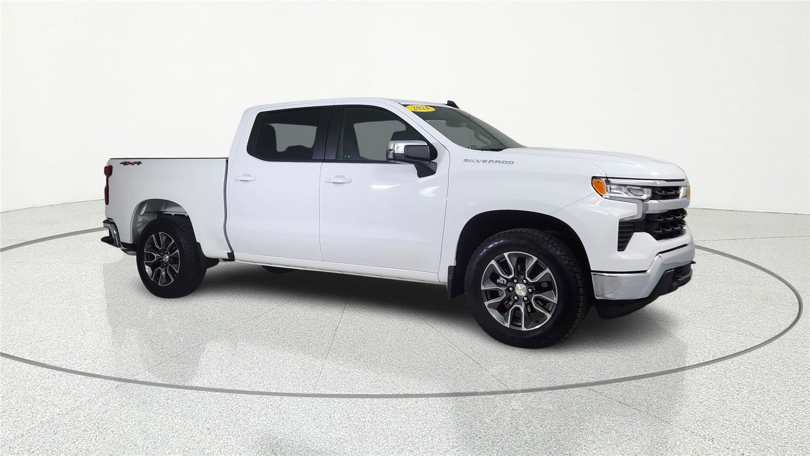Used 2024 Chevrolet Silverado 1500 LT AWD/4WD image 5