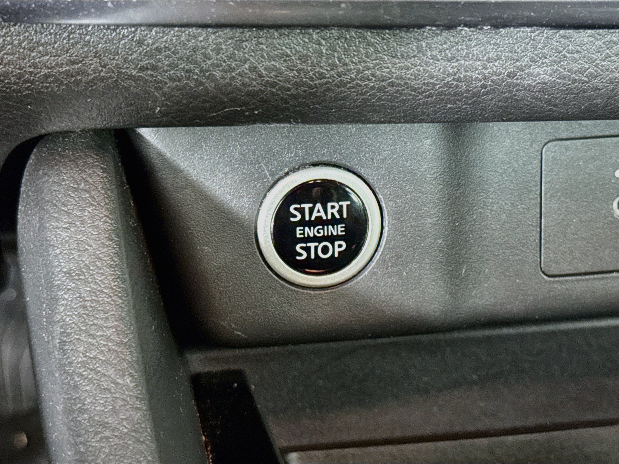 Used 2023 Nissan Rogue SV FWD image 19