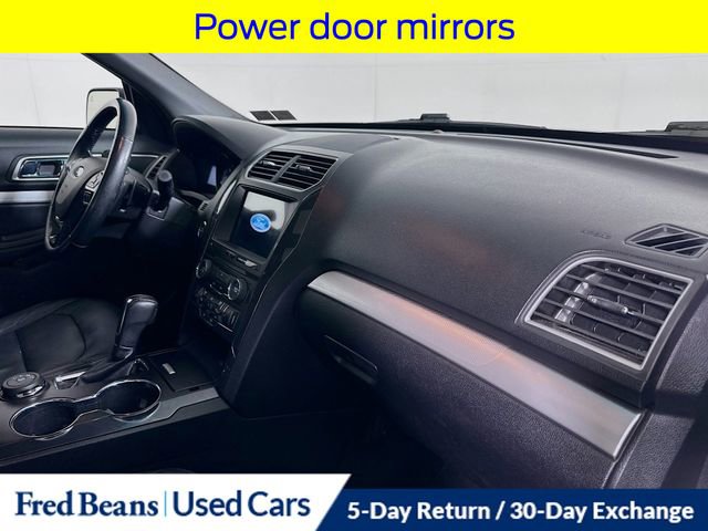 Used 2017 Ford Explorer XLT w/ Equipment Group 202A AWD/4WD image 37