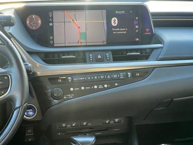 Used 2020 Lexus ES 300h w/ Premium Package FWD image 18