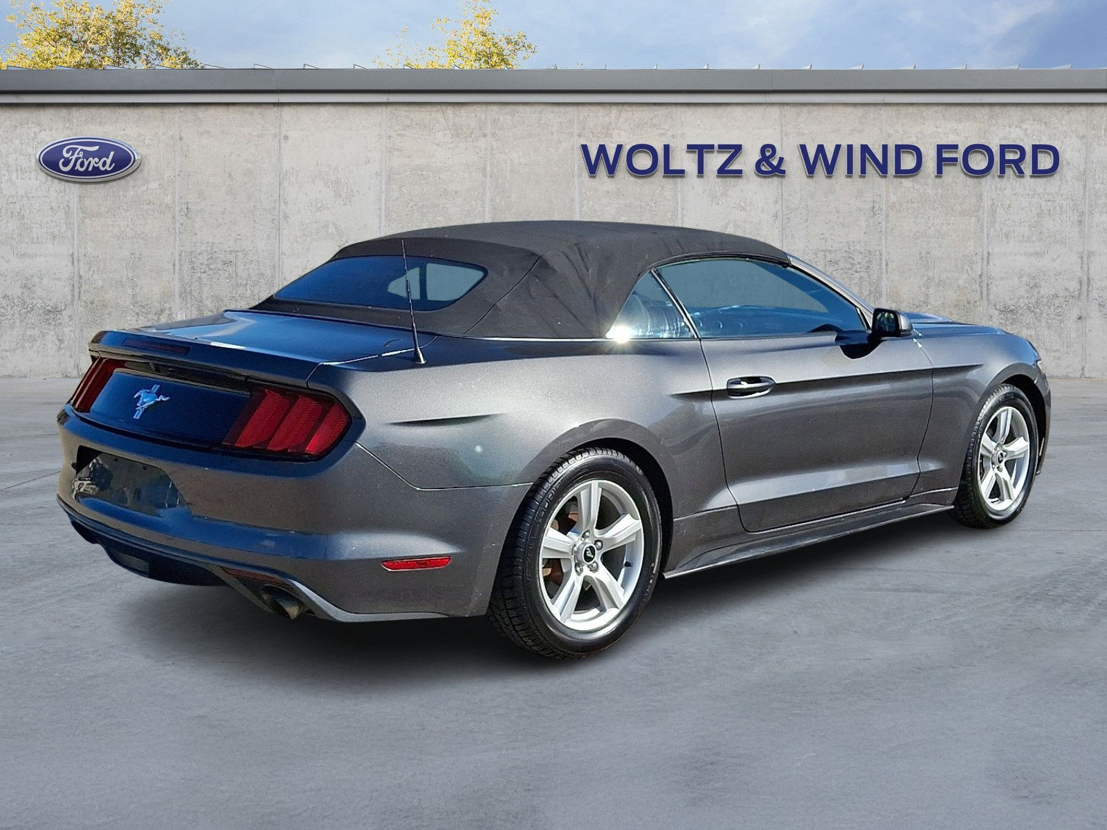 Used 2017 Ford Mustang Convertible image 7