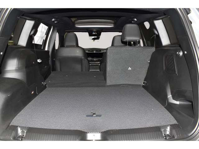 New 2026 Jeep Cherokee Overland w/ Trailer Tow Group AWD/4WD image 30