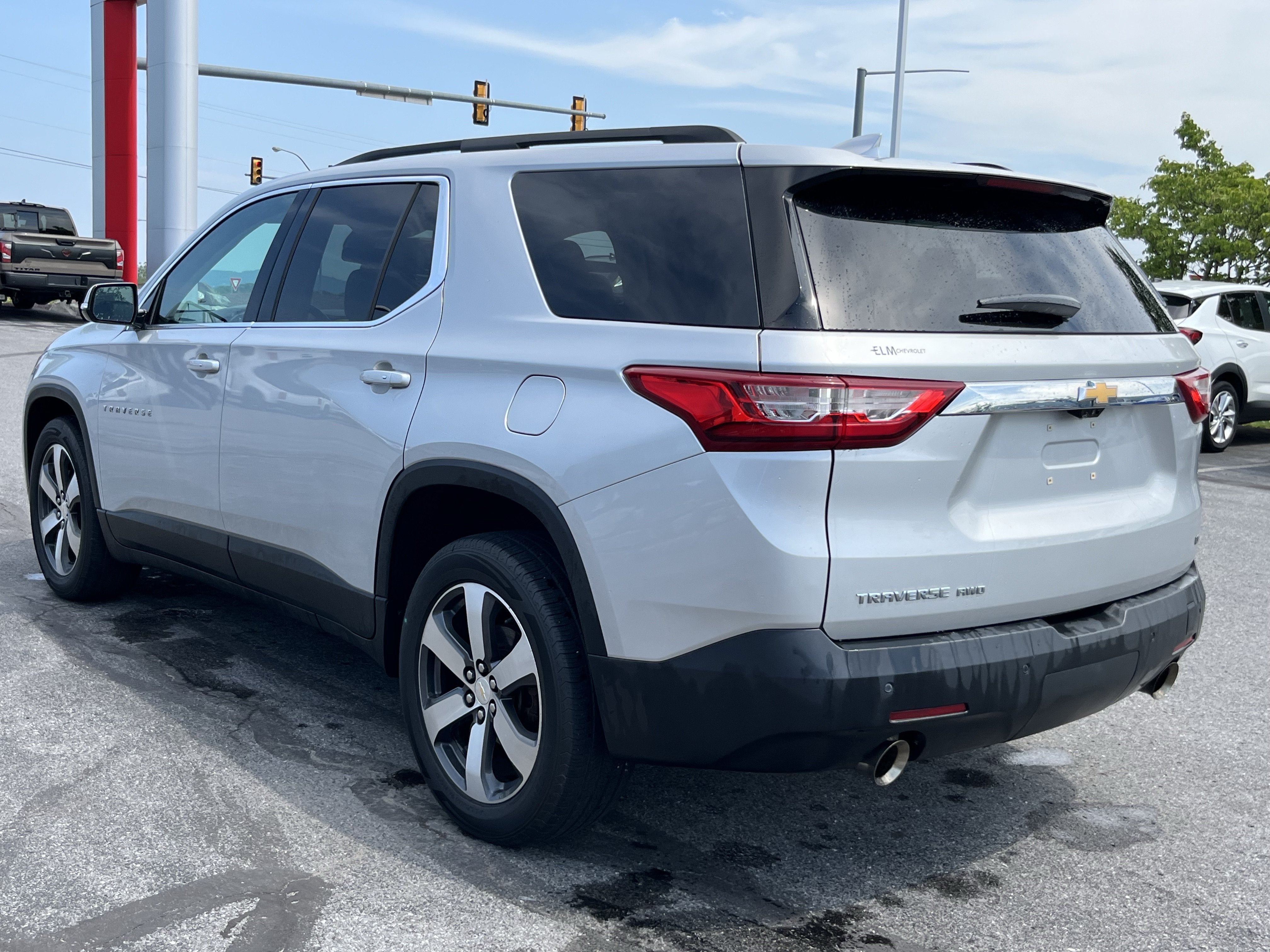 Used 2019 Chevrolet Traverse LT w/ LT Premium Package AWD/4WD image 10