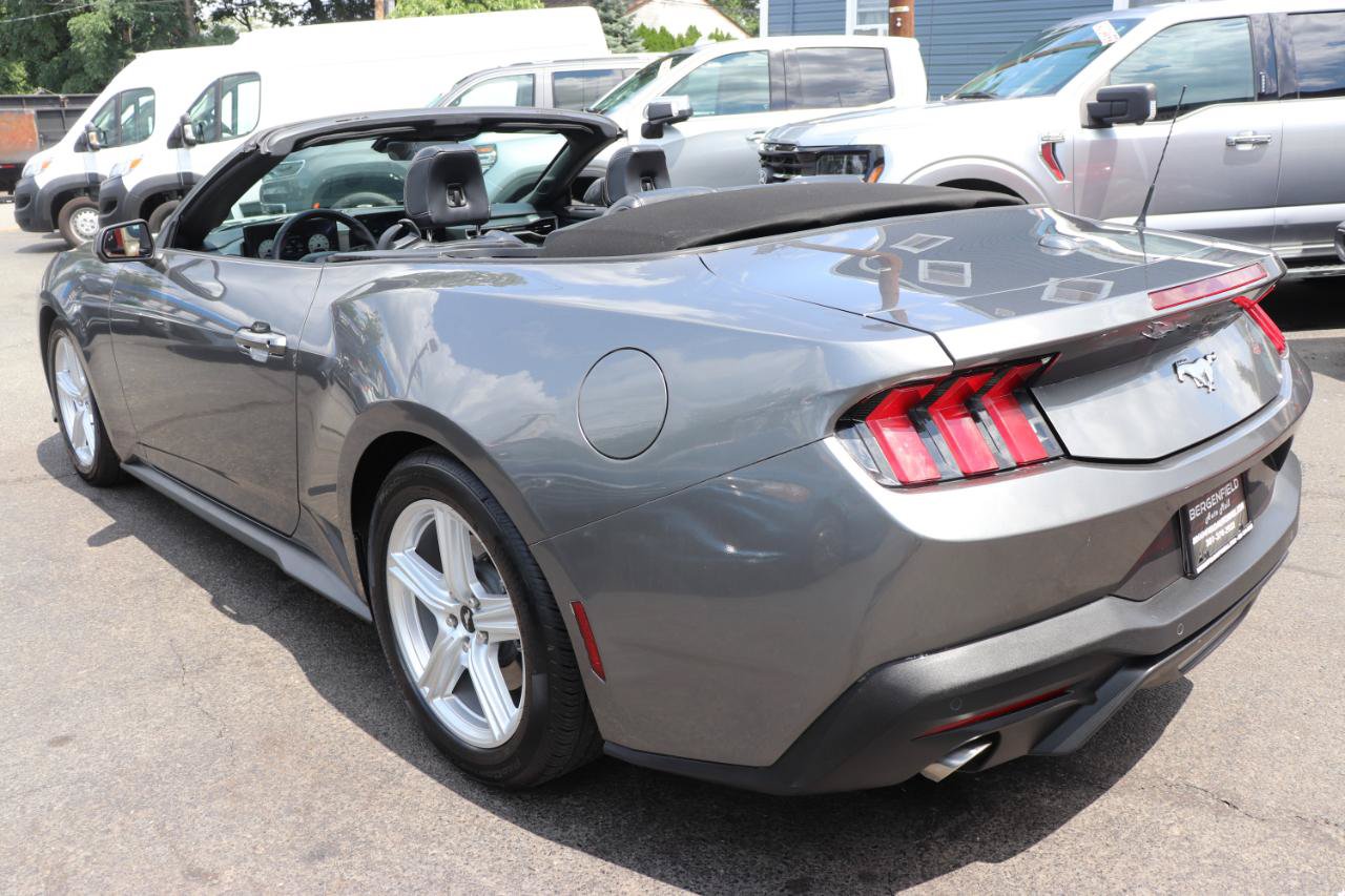 Used 2026 Ford Mustang Premium RWD image 3