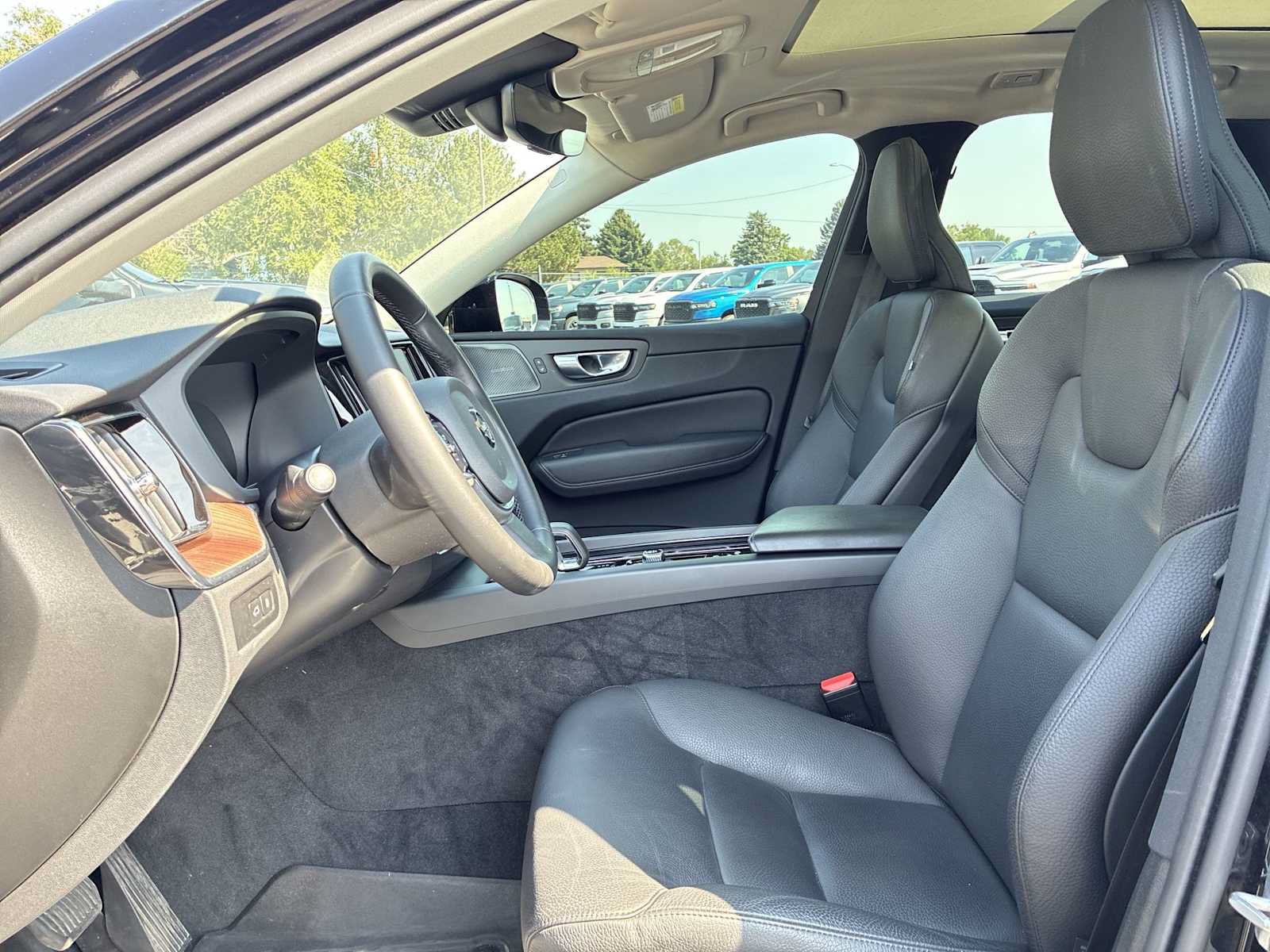 Used 2024 Volvo XC60 T8 Plus w/ Protection Package Premier AWD/4WD image 13