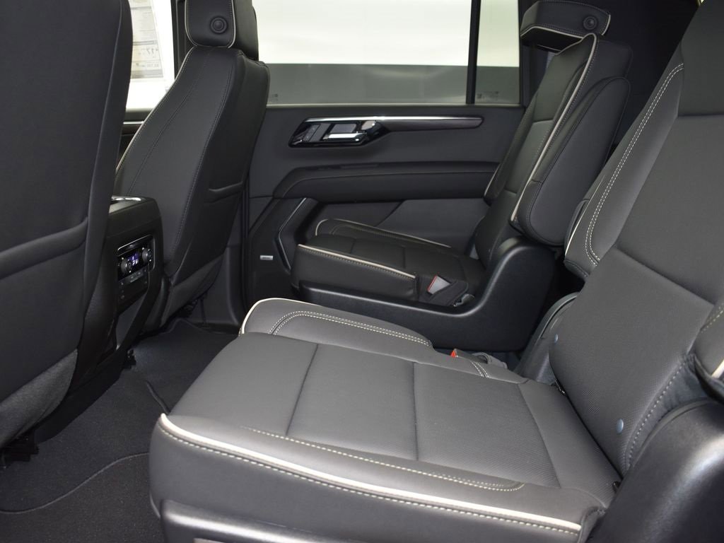 New 2025 Chevrolet Suburban Premier image 16