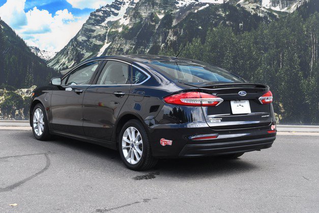 Used 2019 Ford Fusion Energi Titanium FWD image 9