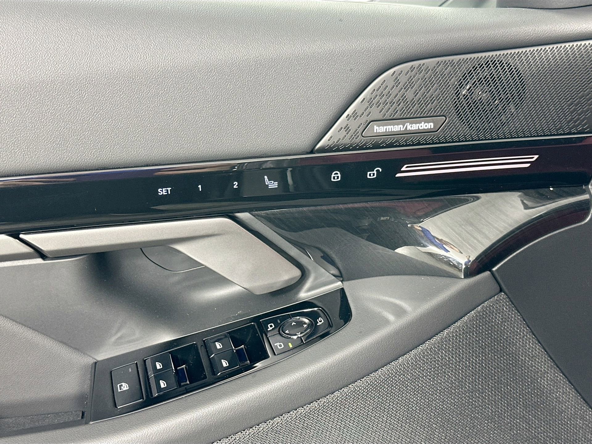 New 2026 BMW 530i xDrive w/ Premium Package image 16